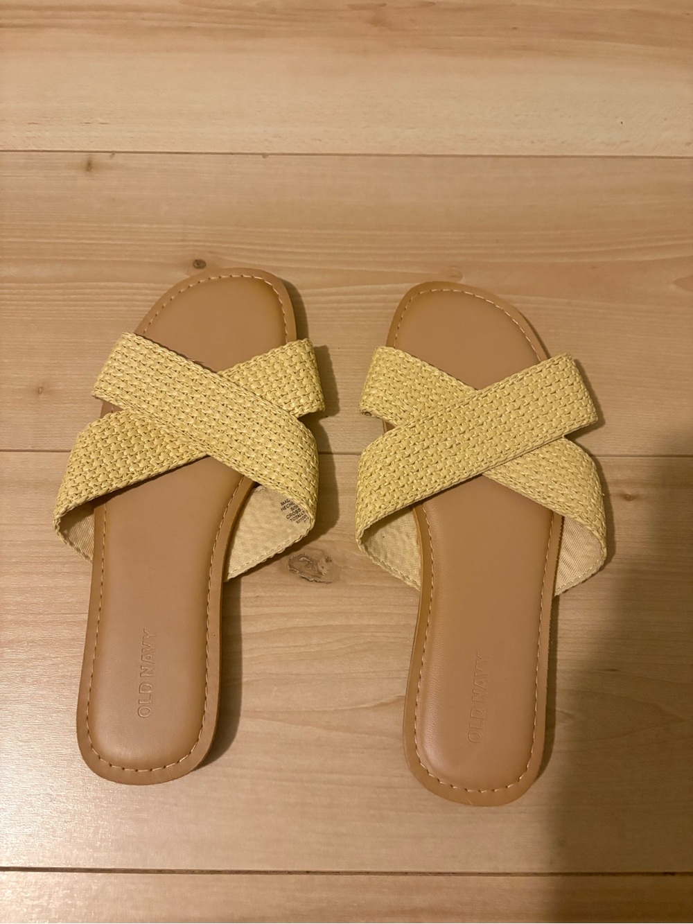 Old Navy Woven Crisscross Slide Sandals